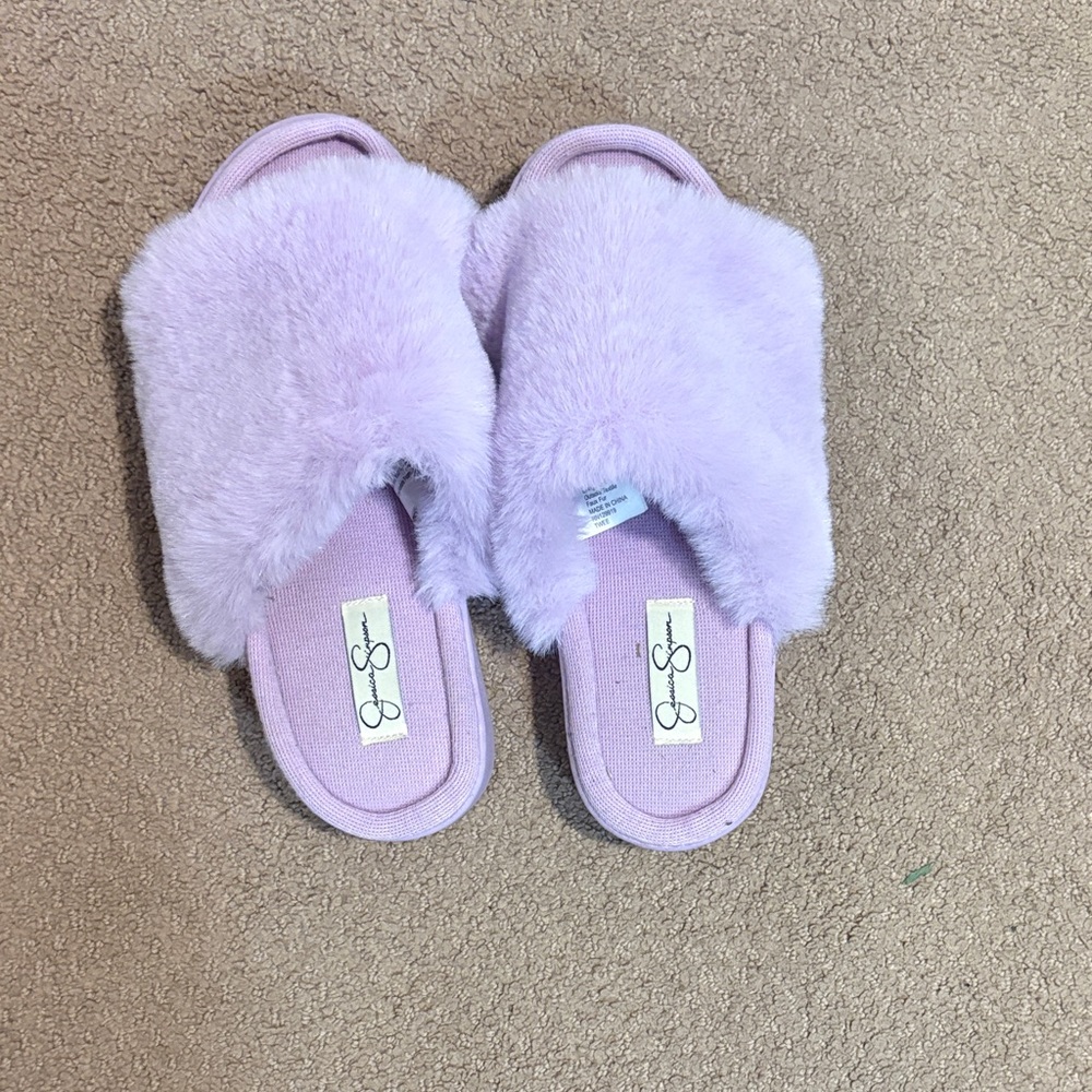Jessica Simpson light purple Fuzzy Slippers